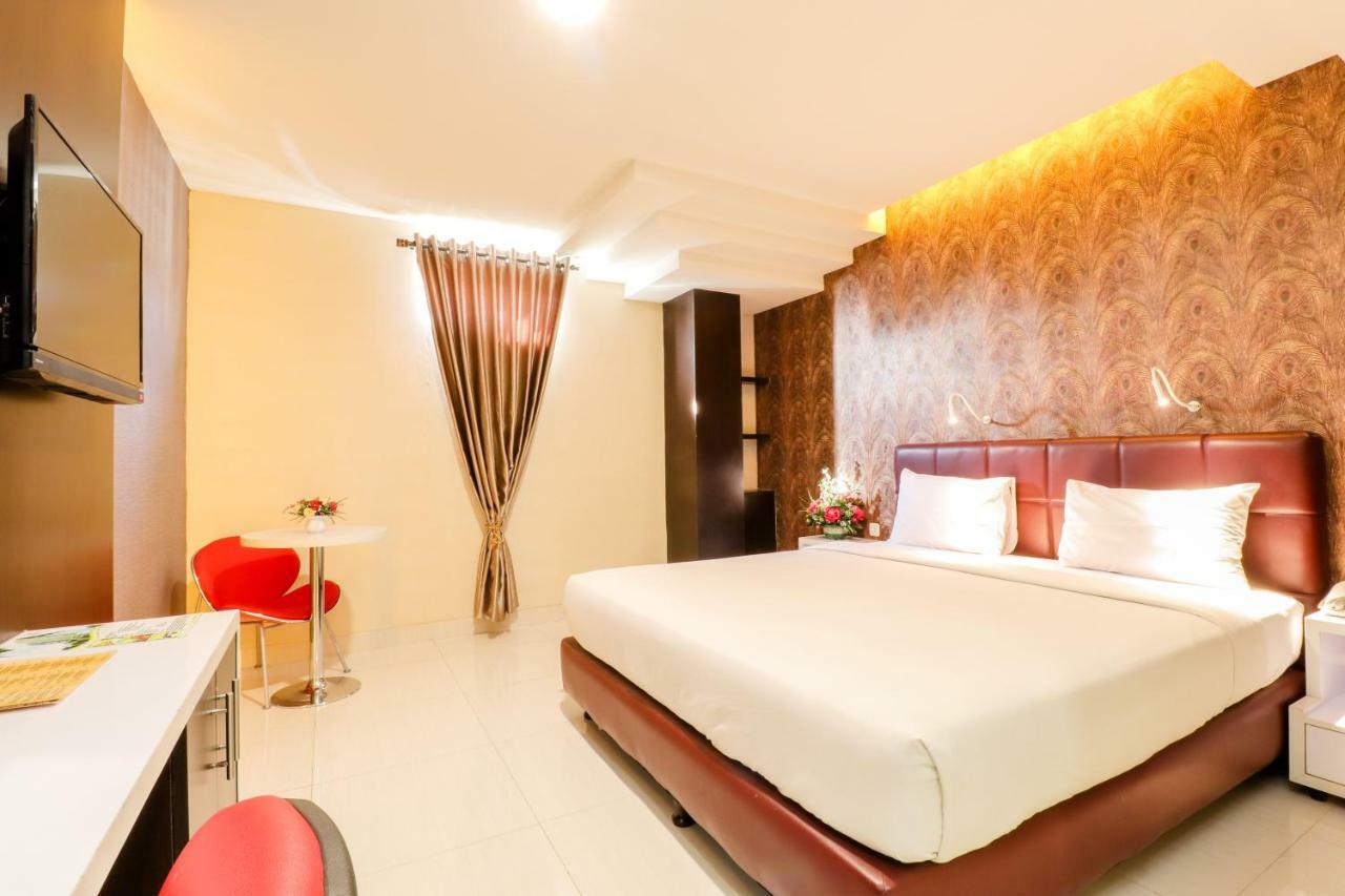Hotel Empress Makassar Kültér fotó
